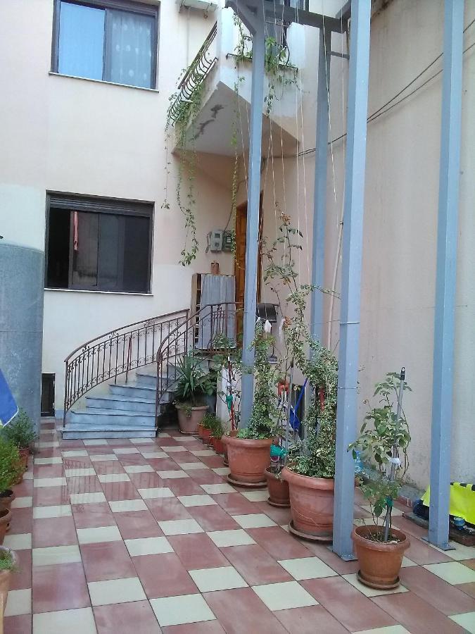 Vila Sula Guesthouse Дуррес Экстерьер фото
